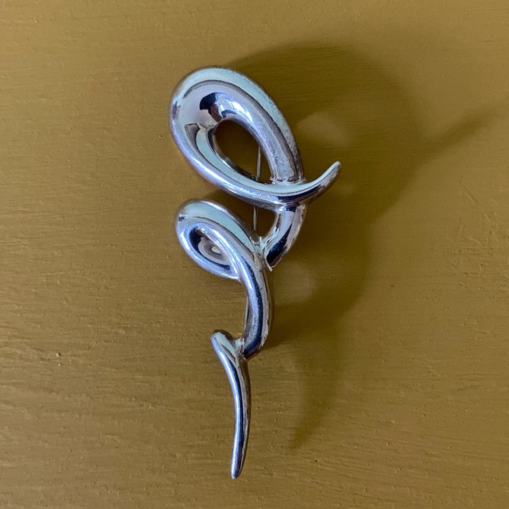 Retro Sterling Silver Abstract Doodle Pin Design